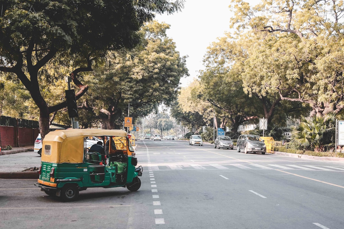 Delhi's new EV policy: 100% waiver on registration and road tax for Electric 4Ws; only Electric 2Ws to be registered after 2028